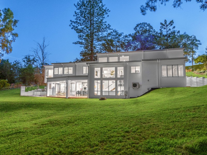 303a Kenmore Road, Fig Tree Pocket QLD 4069