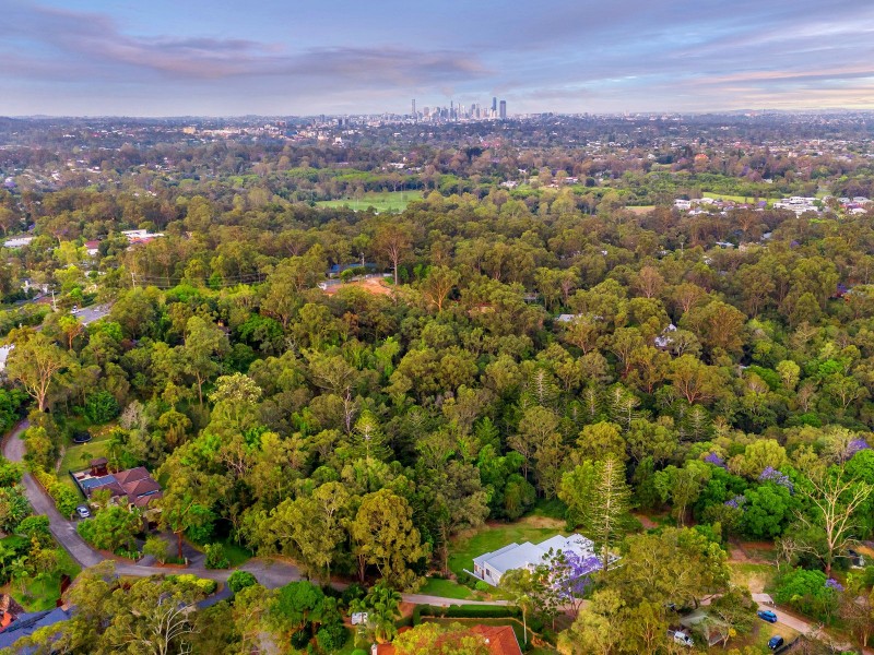 303a Kenmore Road, Fig Tree Pocket QLD 4069