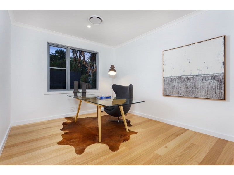 32 King Arthur Terrace, Tennyson QLD 4105