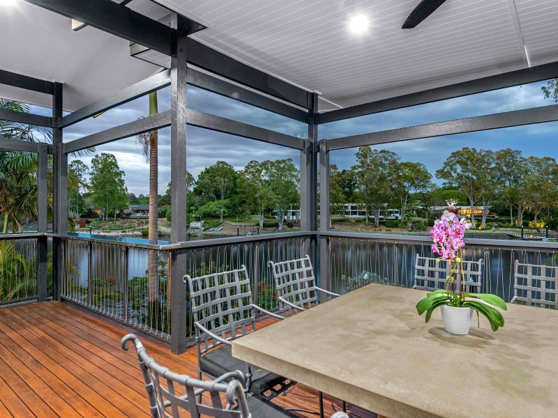 8 Long St West, Graceville QLD 4075