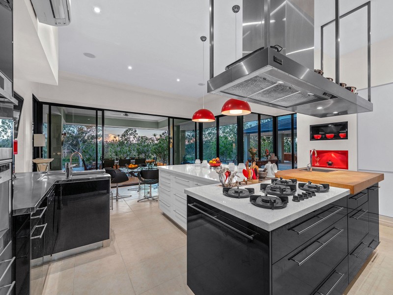 111 Lather Road, Bellbowrie QLD 4070