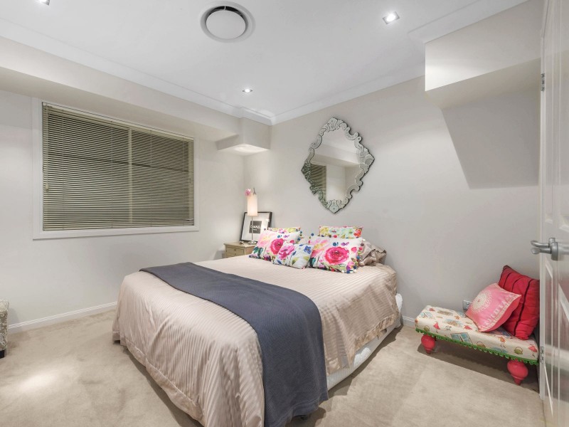 71 Laurel Ave, Chelmer QLD 4068