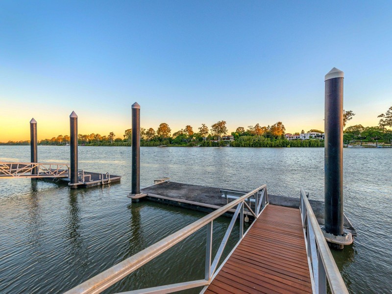 33 Ivy Street, Indooroopilly QLD 4068