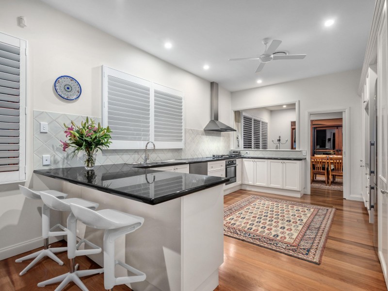 33 Ivy Street, Indooroopilly QLD 4068