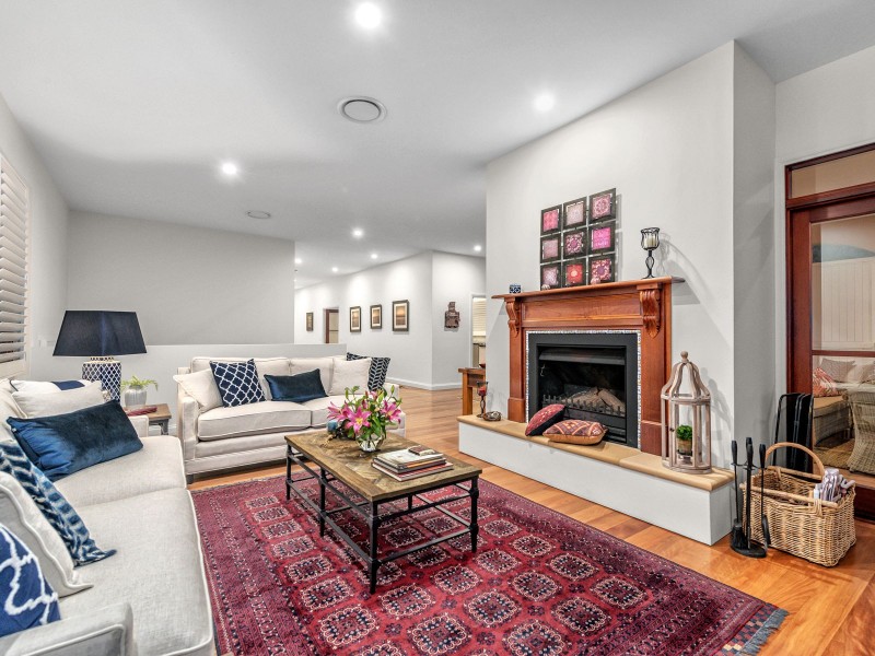 33 Ivy Street, Indooroopilly QLD 4068