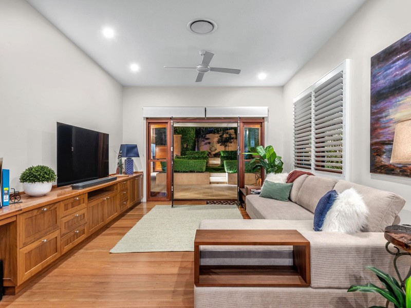 33 Ivy Street, Indooroopilly QLD 4068