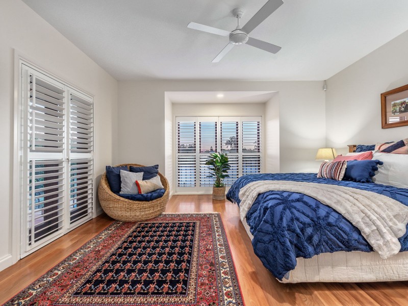 33 Ivy Street, Indooroopilly QLD 4068