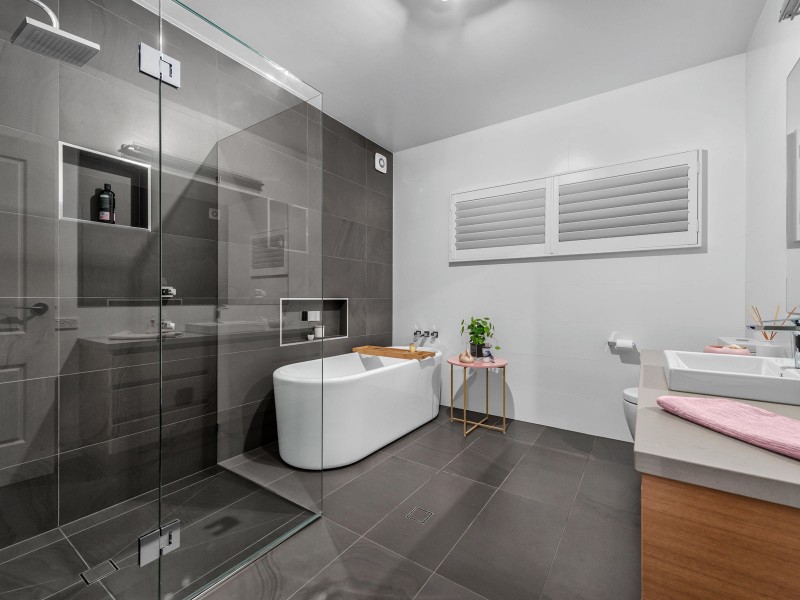 33 Ivy Street, Indooroopilly QLD 4068