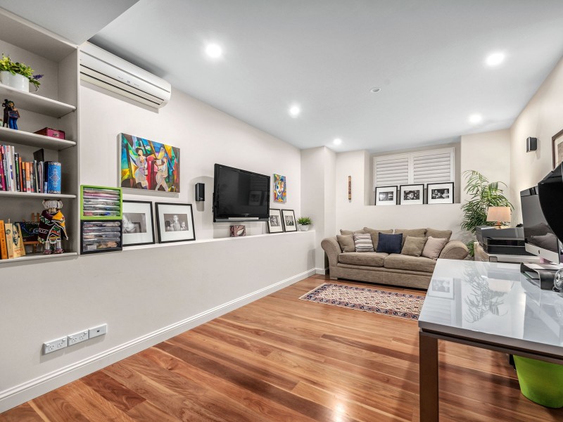 33 Ivy Street, Indooroopilly QLD 4068