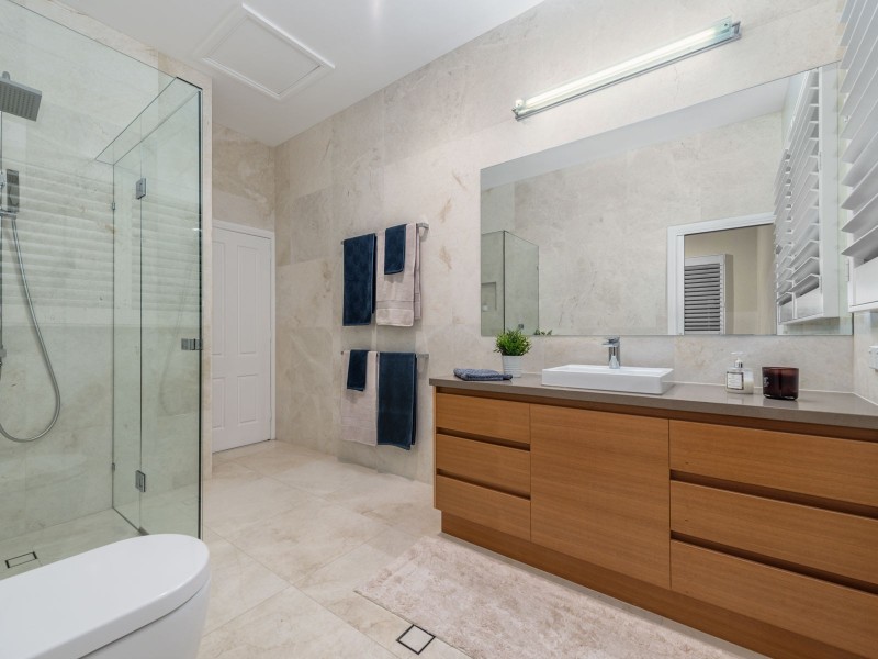 33 Ivy Street, Indooroopilly QLD 4068