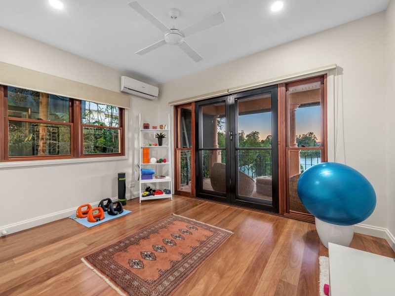 33 Ivy Street, Indooroopilly QLD 4068