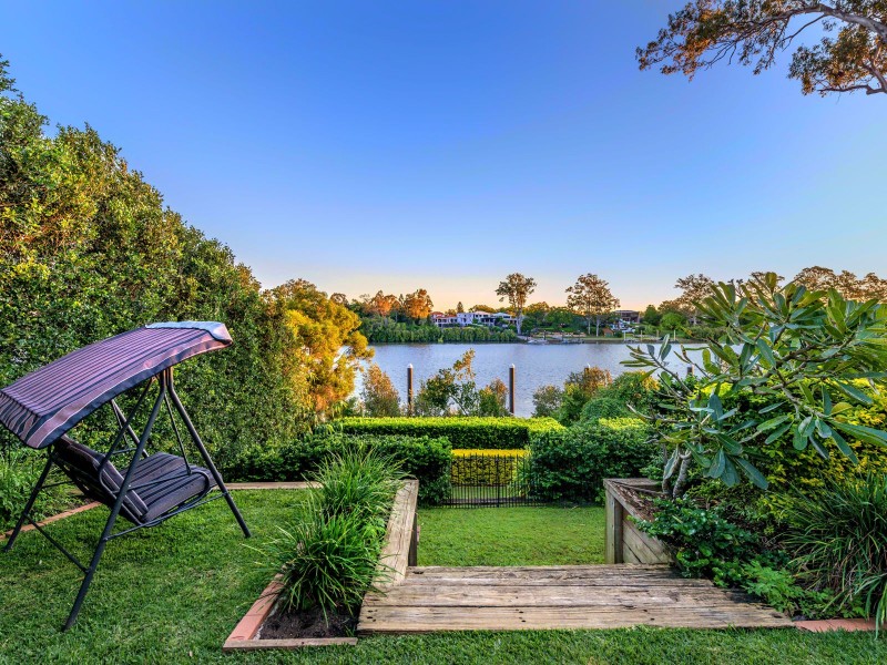 33 Ivy Street, Indooroopilly QLD 4068