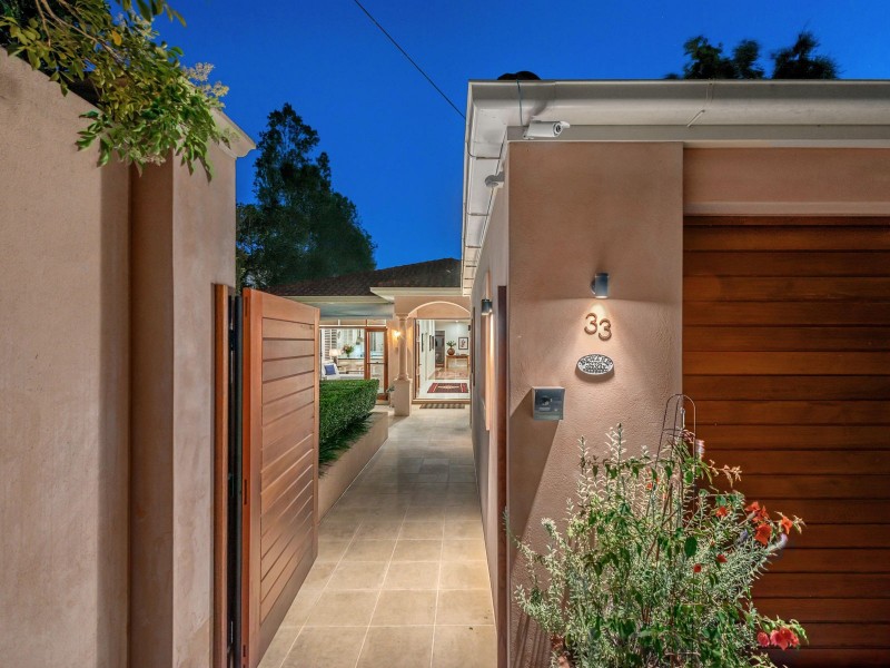 33 Ivy Street, Indooroopilly QLD 4068