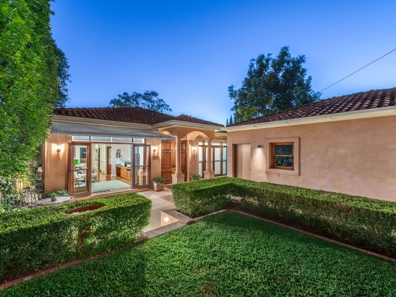 33 Ivy Street, Indooroopilly QLD 4068