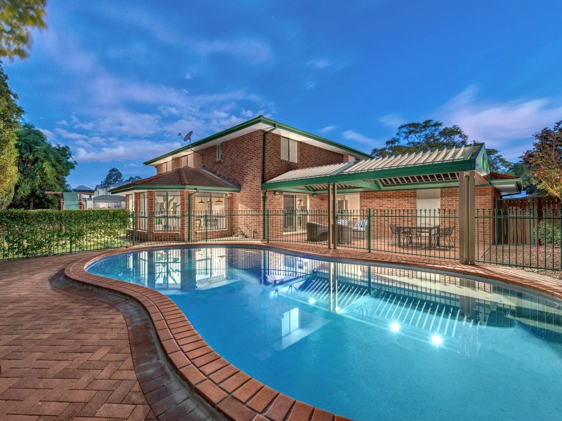 8 Rivergum Place, Fig Tree Pocket QLD 4069