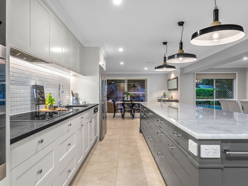 8 Rivergum Place, Fig Tree Pocket QLD 4069