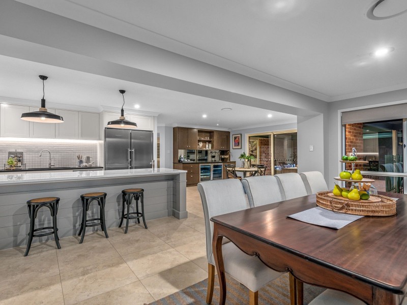 8 Rivergum Place, Fig Tree Pocket QLD 4069