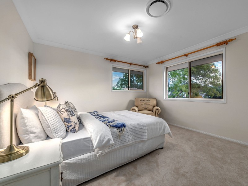 8 Rivergum Place, Fig Tree Pocket QLD 4069