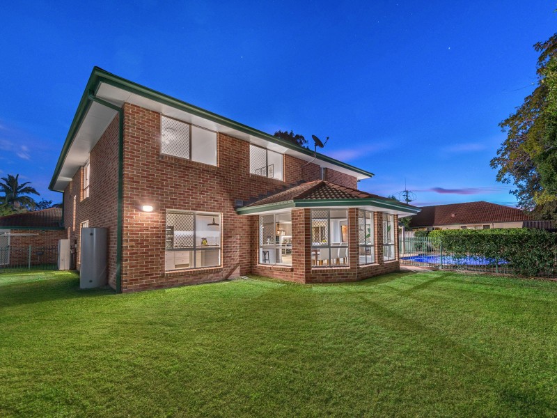 8 Rivergum Place, Fig Tree Pocket QLD 4069