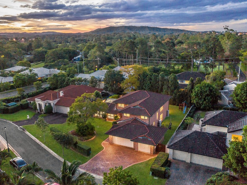 8 Rivergum Place, Fig Tree Pocket QLD 4069
