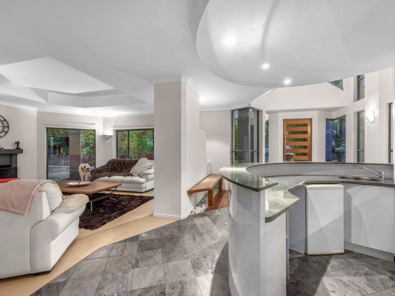 120 Ironbark Road, Chapel Hill QLD 4069