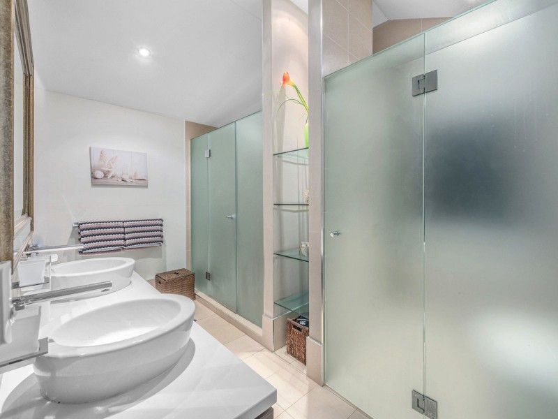 120 Ironbark Road, Chapel Hill QLD 4069