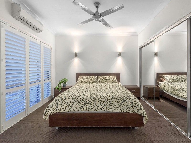 120 Ironbark Road, Chapel Hill QLD 4069