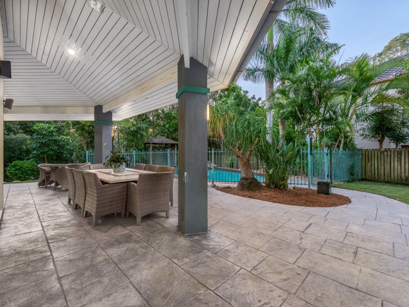 120 Ironbark Road, Chapel Hill QLD 4069