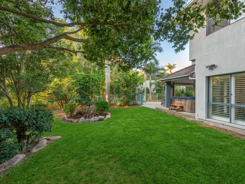 120 Ironbark Road, Chapel Hill QLD 4069