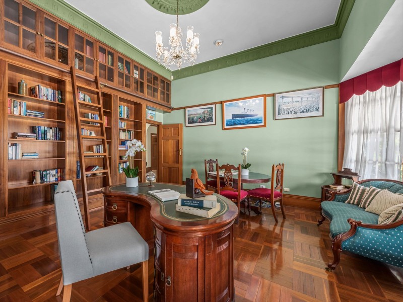 30 Hawkesbury Road, Moggill QLD 4070