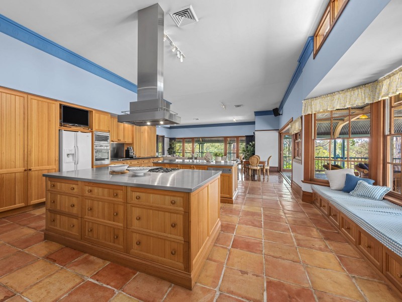 30 Hawkesbury Road, Moggill QLD 4070