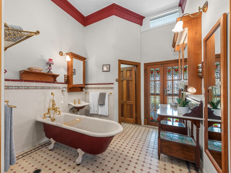 30 Hawkesbury Road, Moggill QLD 4070