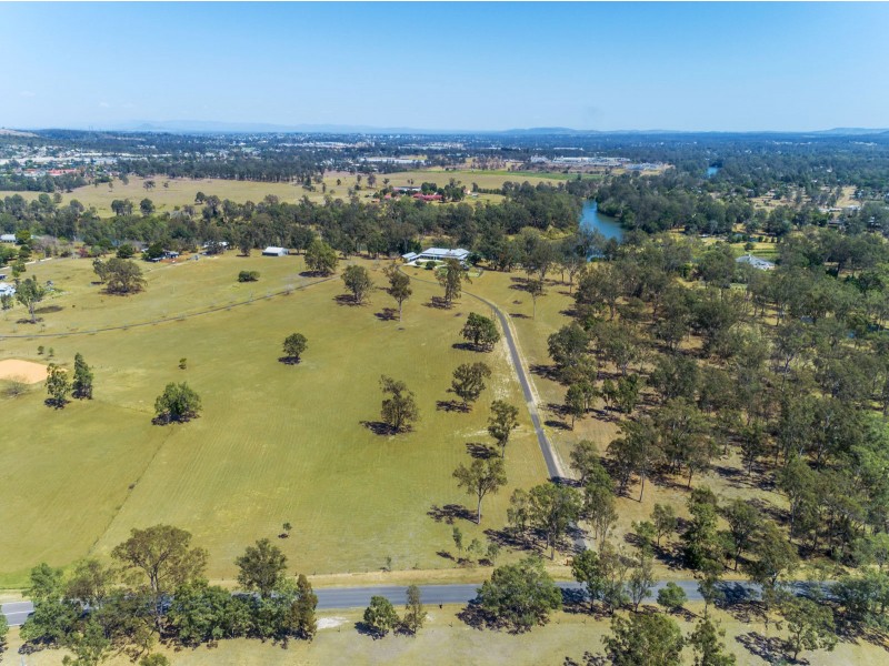 30 Hawkesbury Road, Moggill QLD 4070