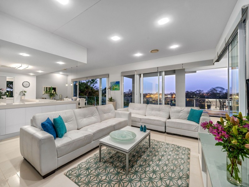 32 Robertson Place, Fig Tree Pocket QLD 4069