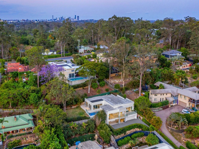 32 Robertson Place, Fig Tree Pocket QLD 4069
