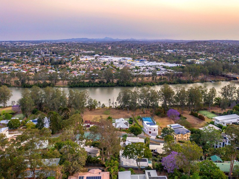 32 Robertson Place, Fig Tree Pocket QLD 4069