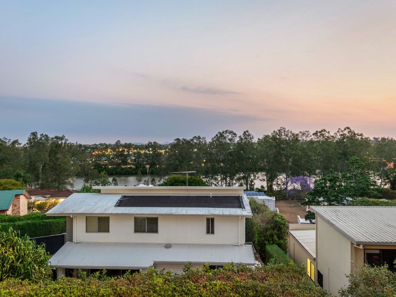 32 Robertson Place, Fig Tree Pocket QLD 4069