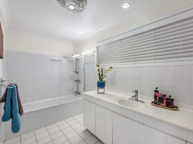 59 Kooringal Drive, Jindalee QLD 4074