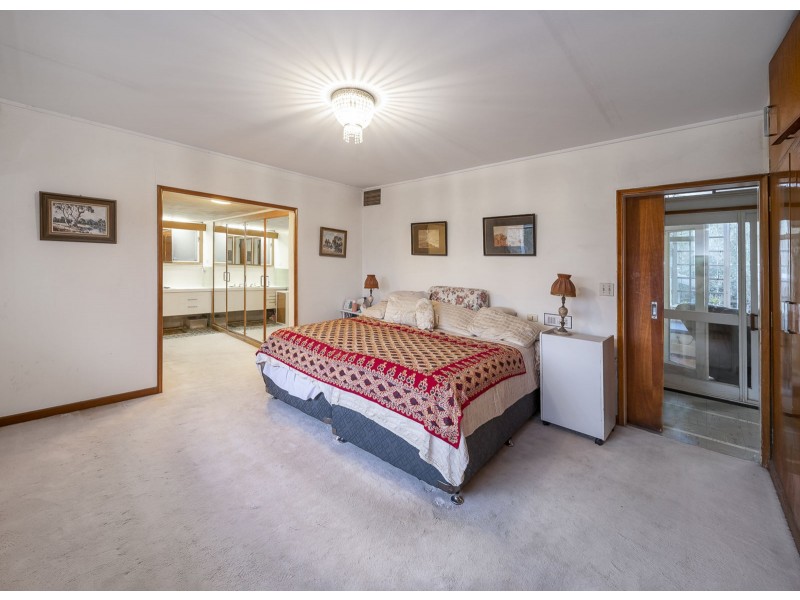 45 Glencairn Avenue, Indooroopilly QLD 4068