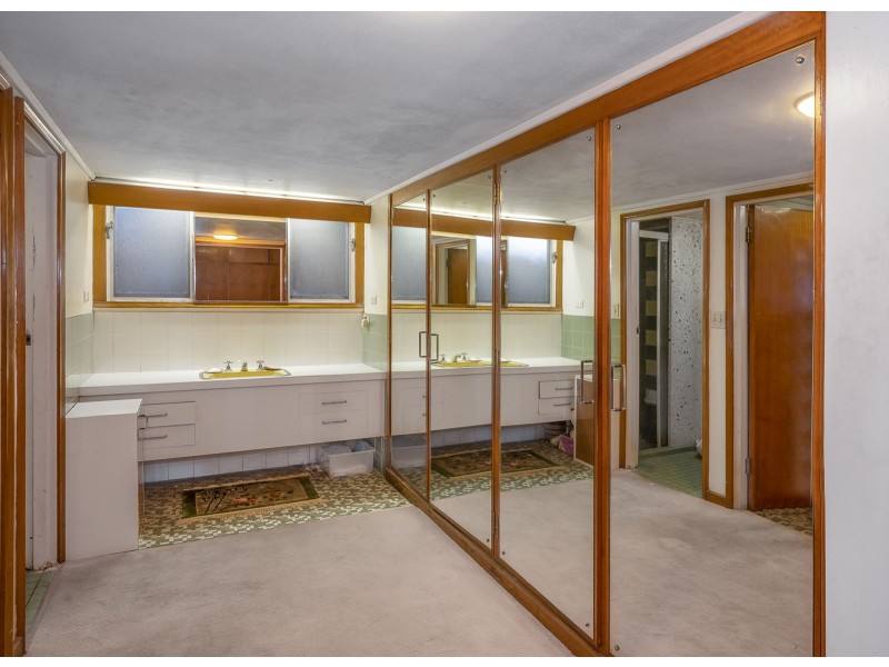 45 Glencairn Avenue, Indooroopilly QLD 4068