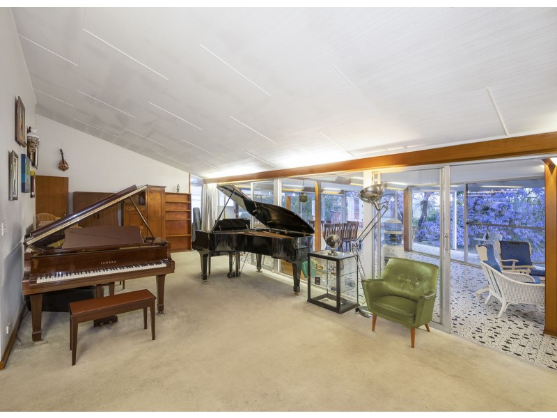 45 Glencairn Avenue, Indooroopilly QLD 4068