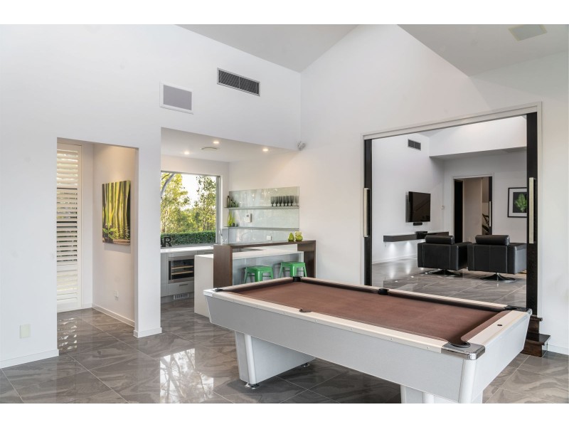 8 Kintyre St, Brookfield QLD 4069