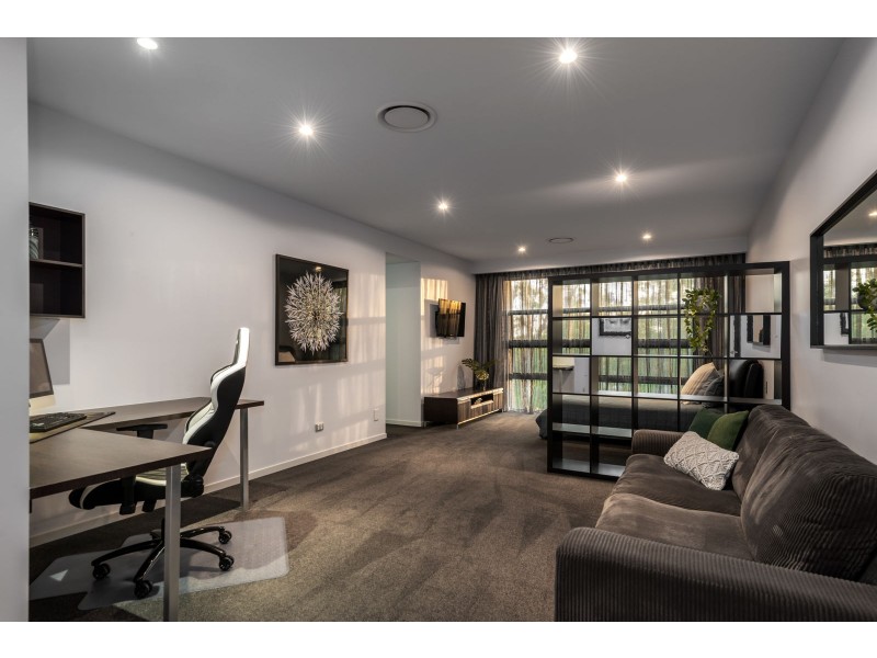 8 Kintyre St, Brookfield QLD 4069