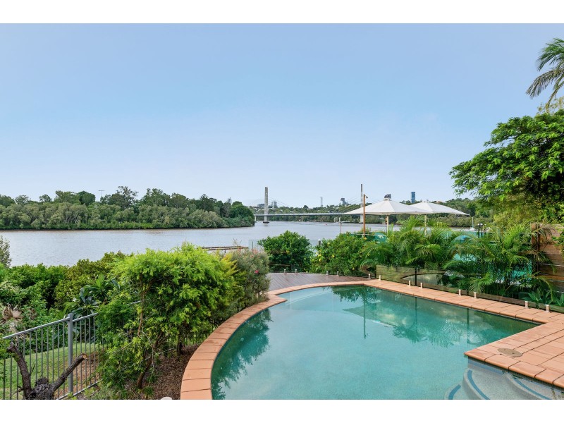 75 Brisbane Corso, Fairfield QLD 4103