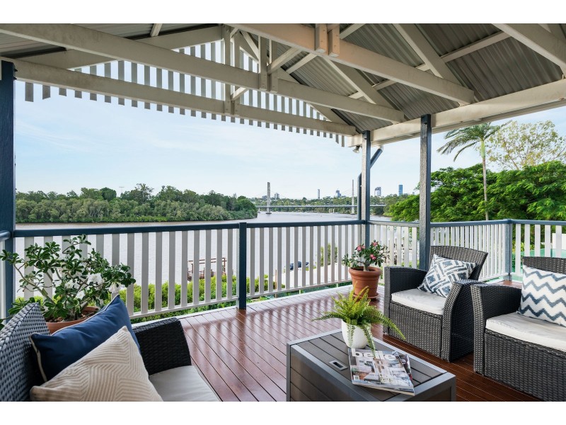 75 Brisbane Corso, Fairfield QLD 4103