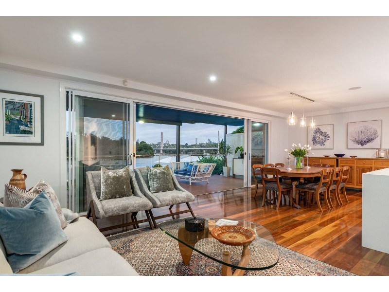 75 Brisbane Corso, Fairfield QLD 4103