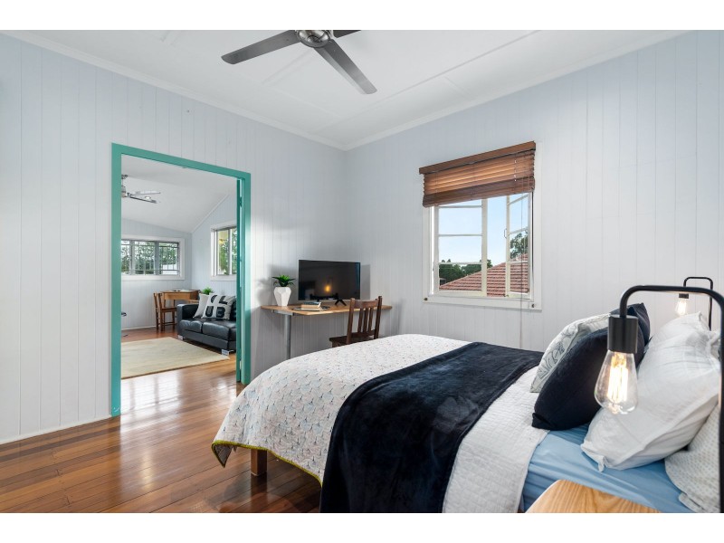 75 Brisbane Corso, Fairfield QLD 4103