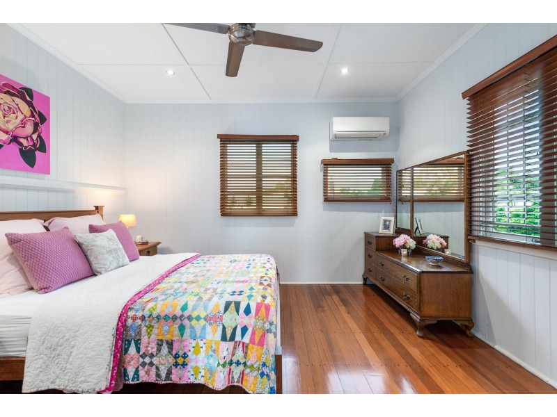 75 Brisbane Corso, Fairfield QLD 4103