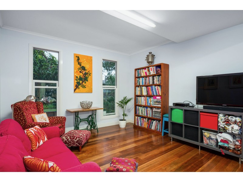 75 Brisbane Corso, Fairfield QLD 4103