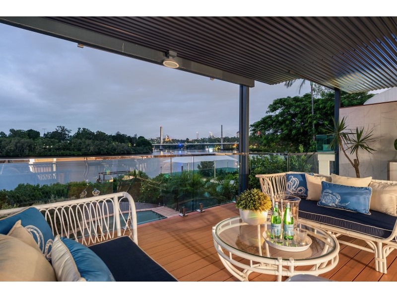 75 Brisbane Corso, Fairfield QLD 4103